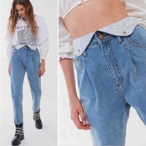 Urban Outfitters BDG High Rise Pleated Fold Over Mom Jeans In Blue Size 27